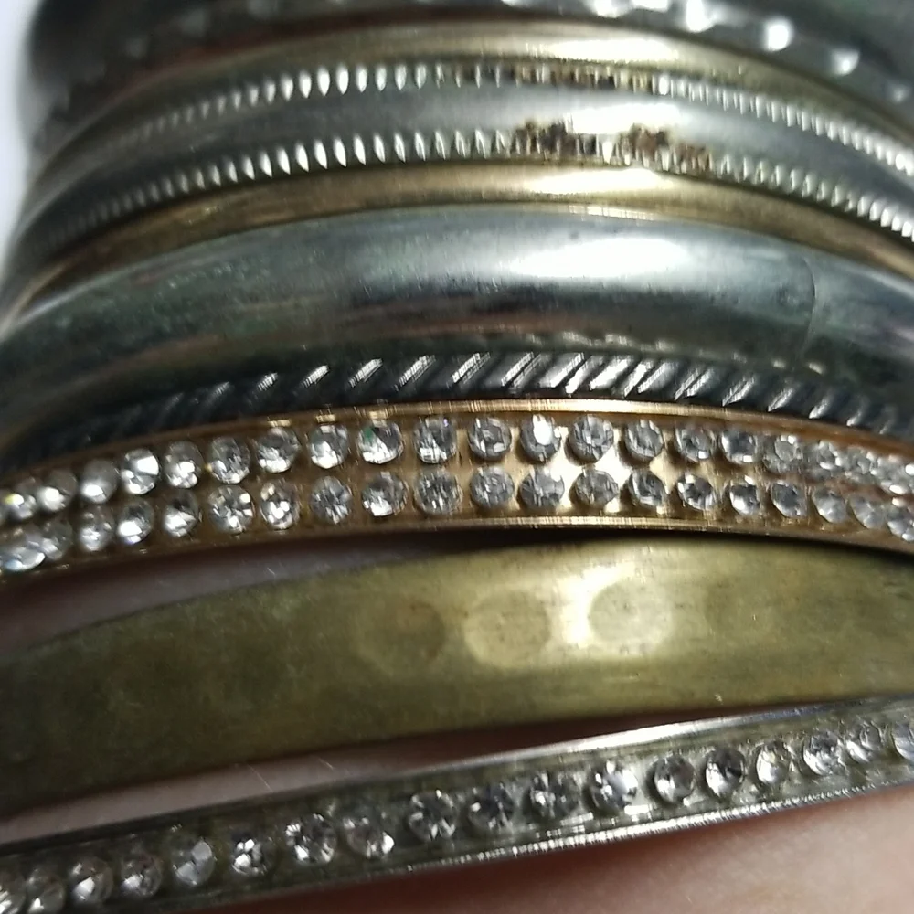 Lot of 17 Metal Gold & Silver Tone Bracelets, Rhinestones, Various Thicknesses
